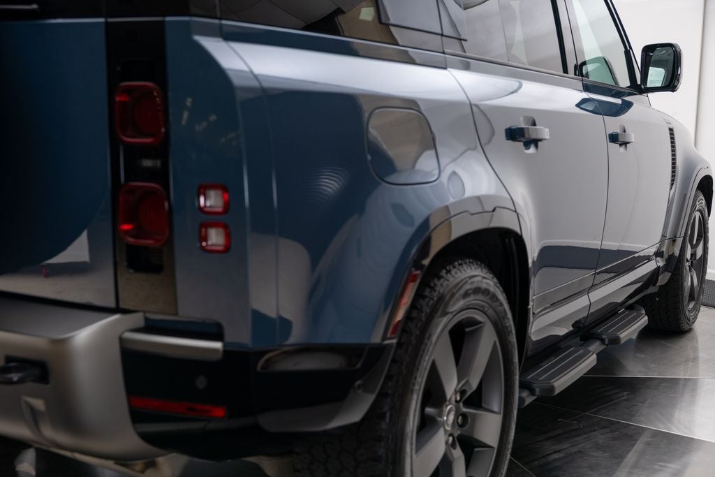 2025 Land Rover Defender 110 X-Dynamic SE