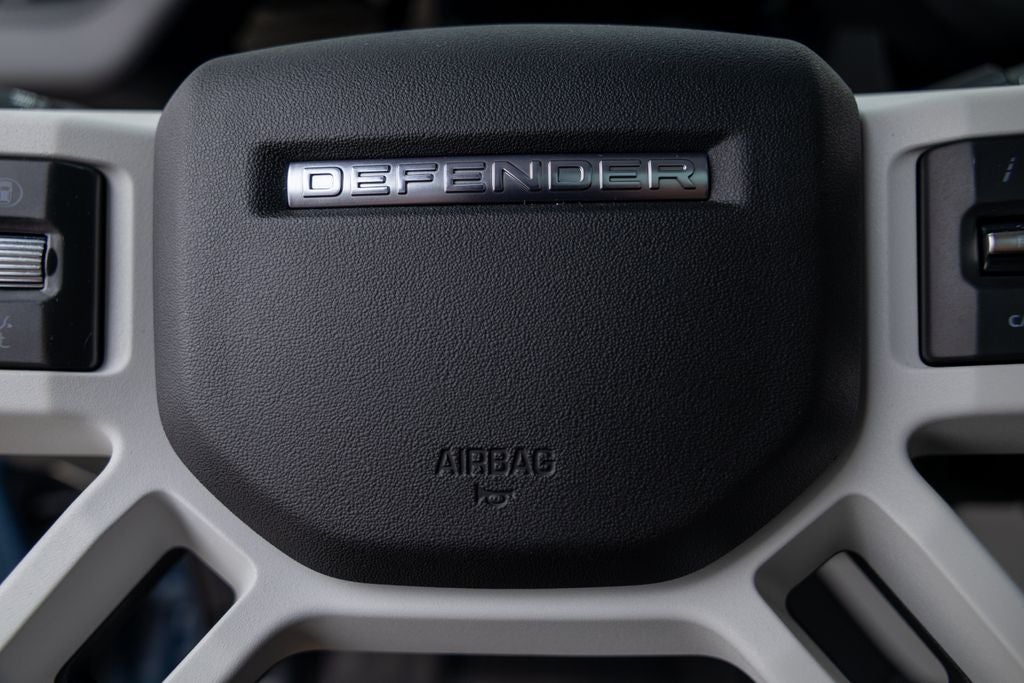 2025 Land Rover Defender 110 X-Dynamic SE