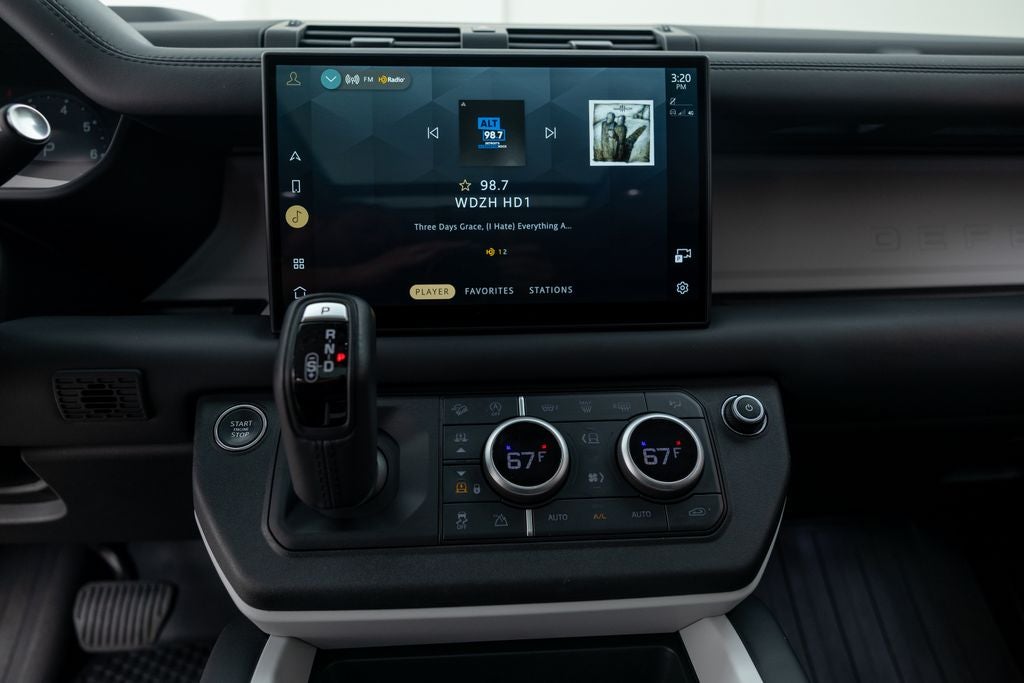 2025 Land Rover Defender 110 X-Dynamic SE