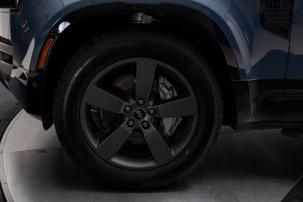 2025 Land Rover Defender 110 X-Dynamic SE