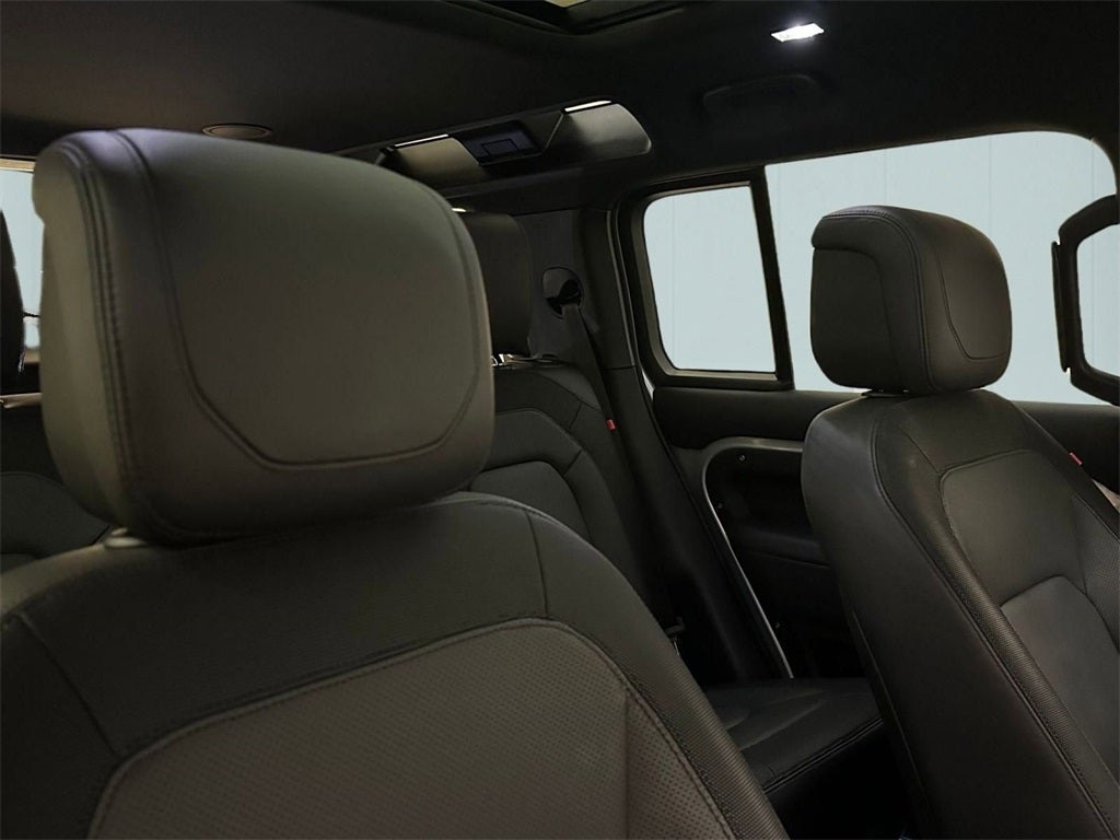 2023 Land Rover Defender 110 X-Dynamic SE