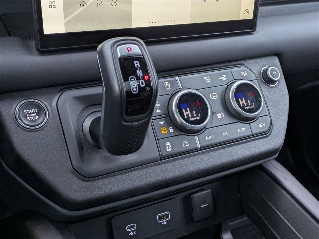 2023 Land Rover Defender 130 X-Dynamic SE