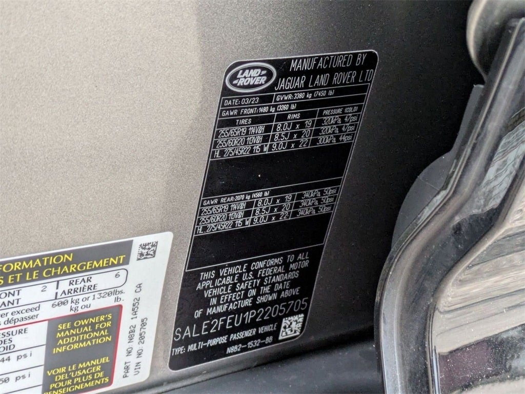 2023 Land Rover Defender 130 X-Dynamic SE