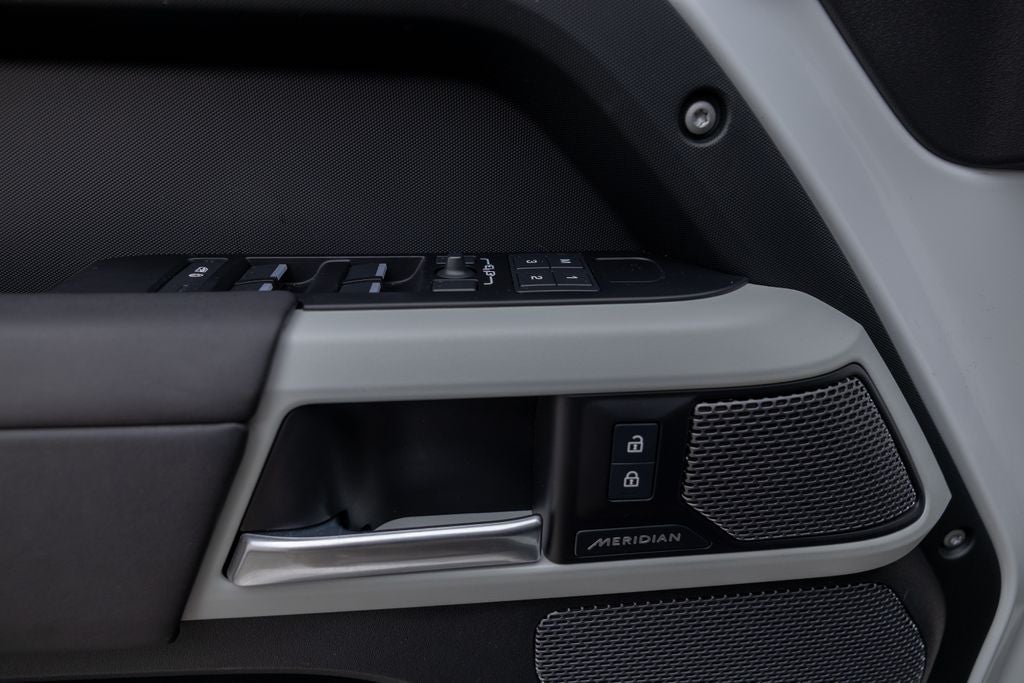 2024 Land Rover Defender 110 S