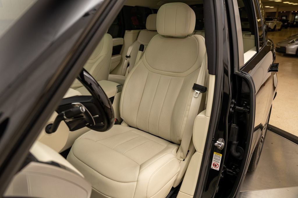 2025 Land Rover Range Rover SE