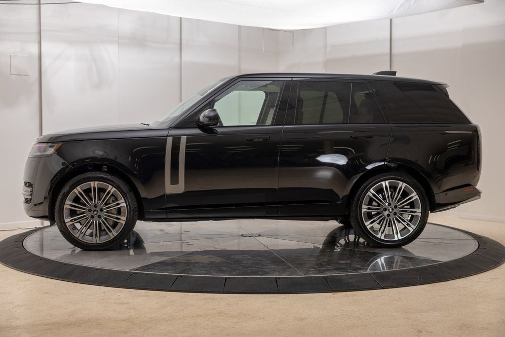 2025 Land Rover Range Rover SE