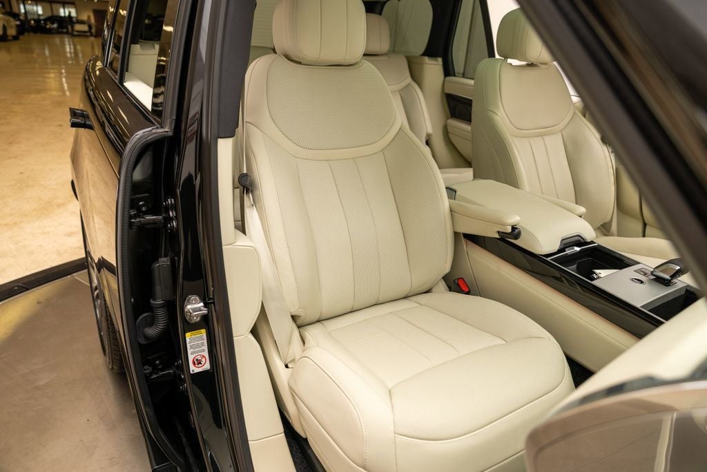 2025 Land Rover Range Rover SE
