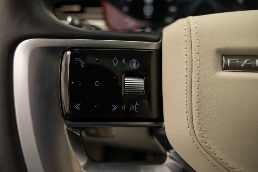 2025 Land Rover Range Rover SE