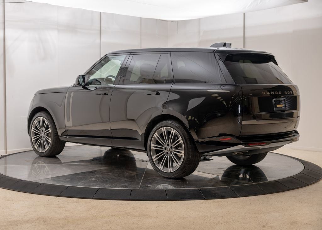 2025 Land Rover Range Rover SE
