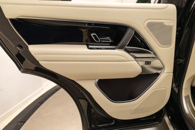 2025 Land Rover Range Rover SE