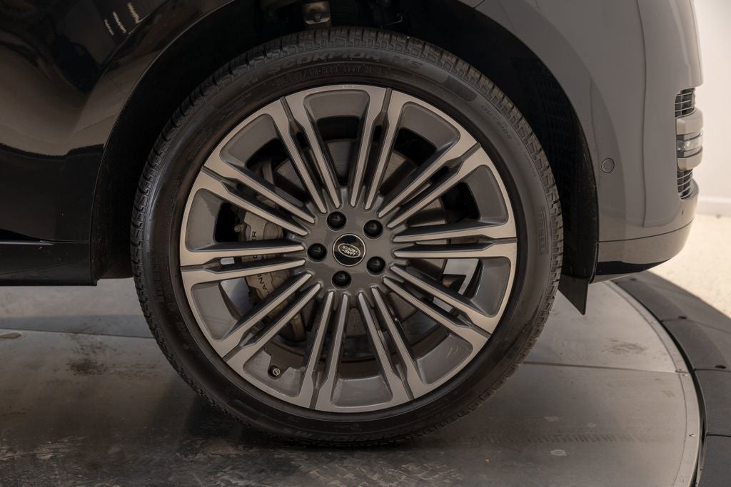 2025 Land Rover Range Rover SE