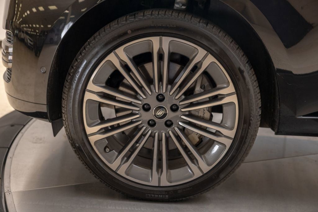 2025 Land Rover Range Rover SE