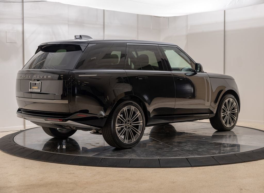 2025 Land Rover Range Rover SE