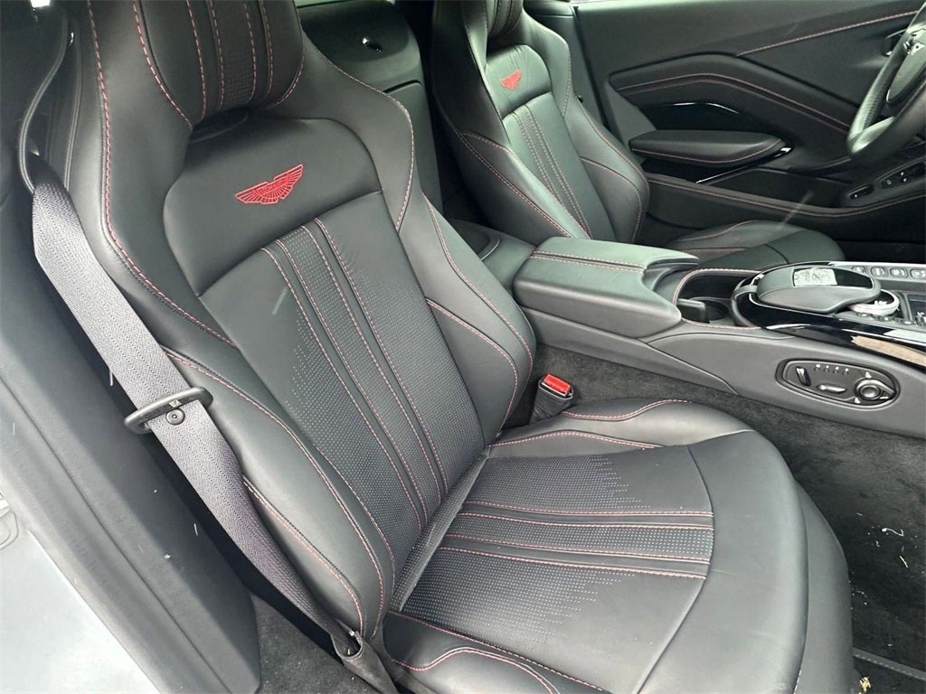 2022 Aston Martin Vantage Base