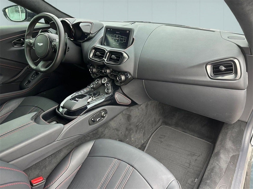 2022 Aston Martin Vantage Base