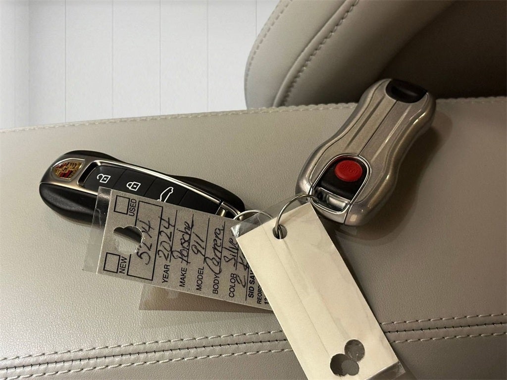 2024 Porsche 911 Carrera