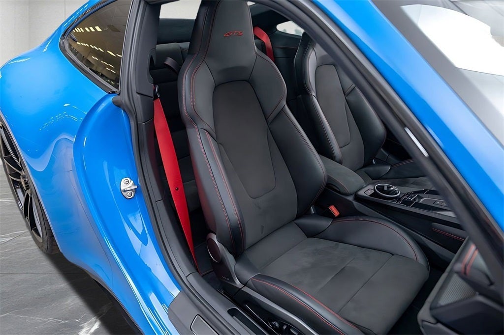 2022 Porsche 911 Carrera 4 GTS
