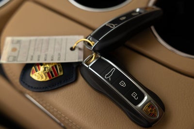 2023 Porsche Panamera 4 Platinum Edition