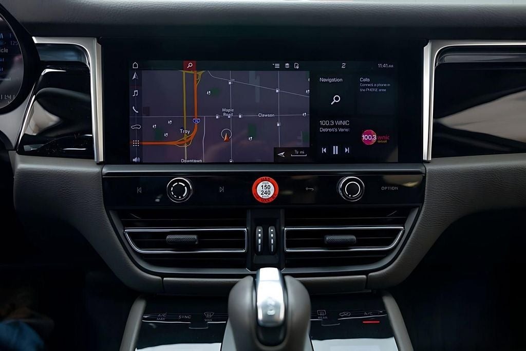 2024 Porsche Macan Base