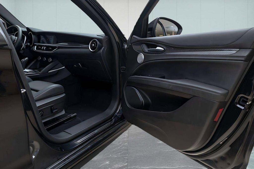 2023 Alfa Romeo Stelvio Quadrifoglio