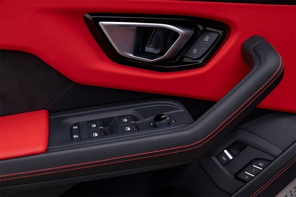 2022 Lamborghini Urus Base