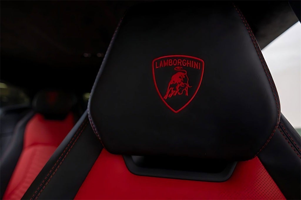 2022 Lamborghini Urus Base