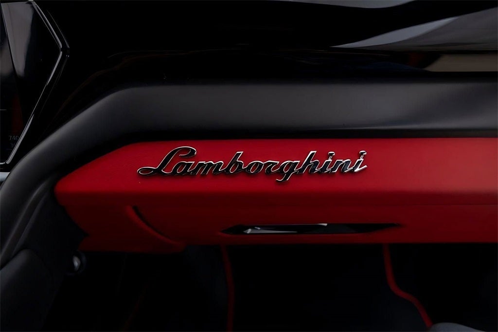 2022 Lamborghini Urus Base