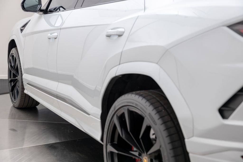 2022 Lamborghini Urus Base
