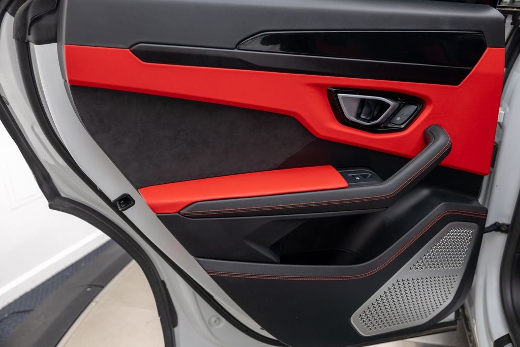 2022 Lamborghini Urus Base