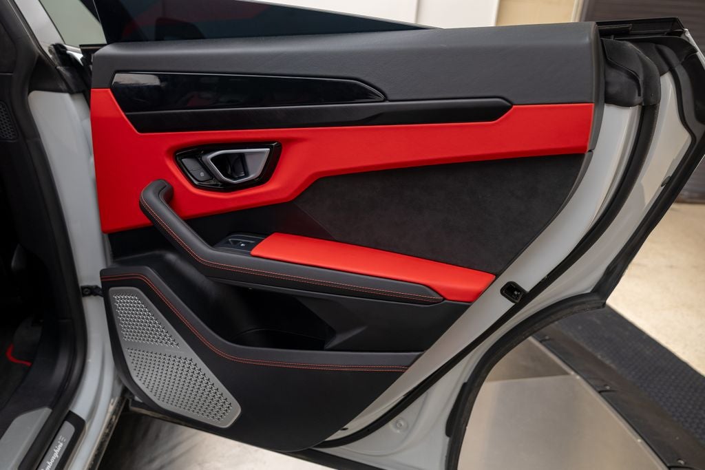 2022 Lamborghini Urus Base