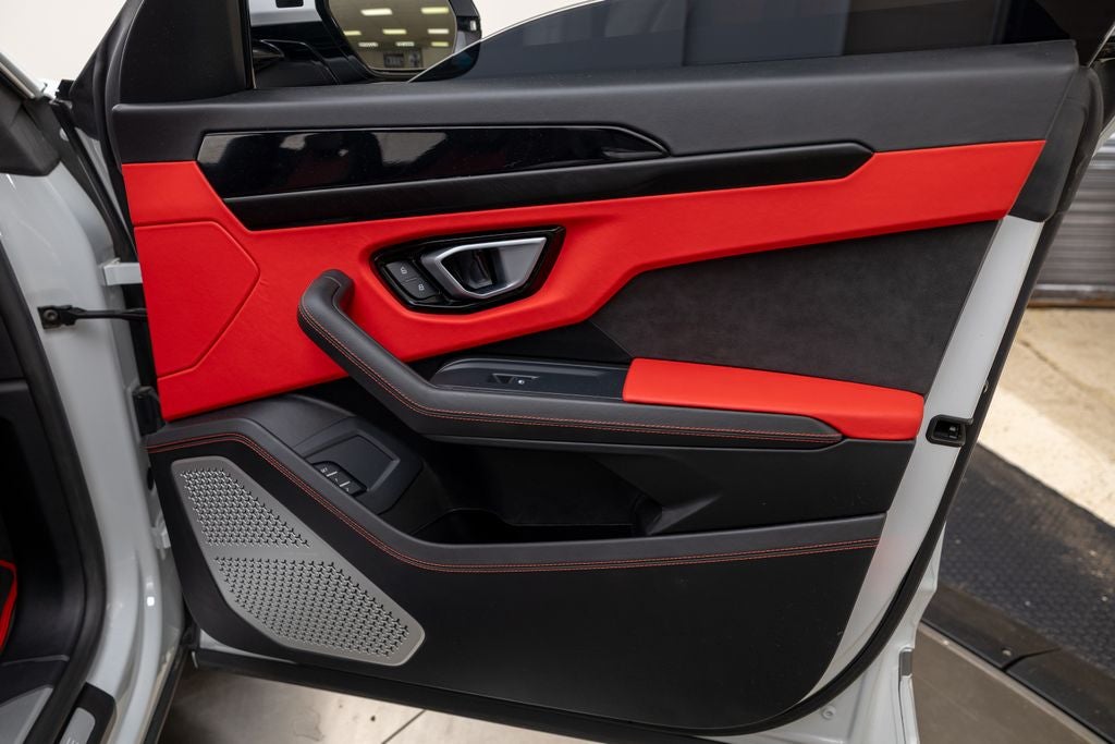 2022 Lamborghini Urus Base