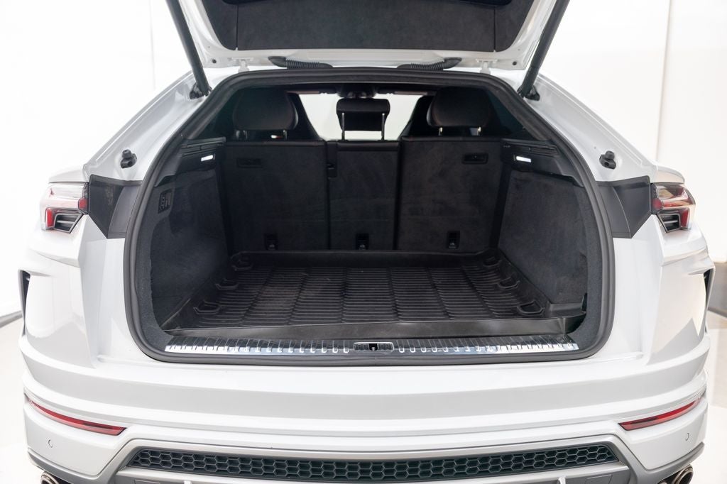 2022 Lamborghini Urus Base