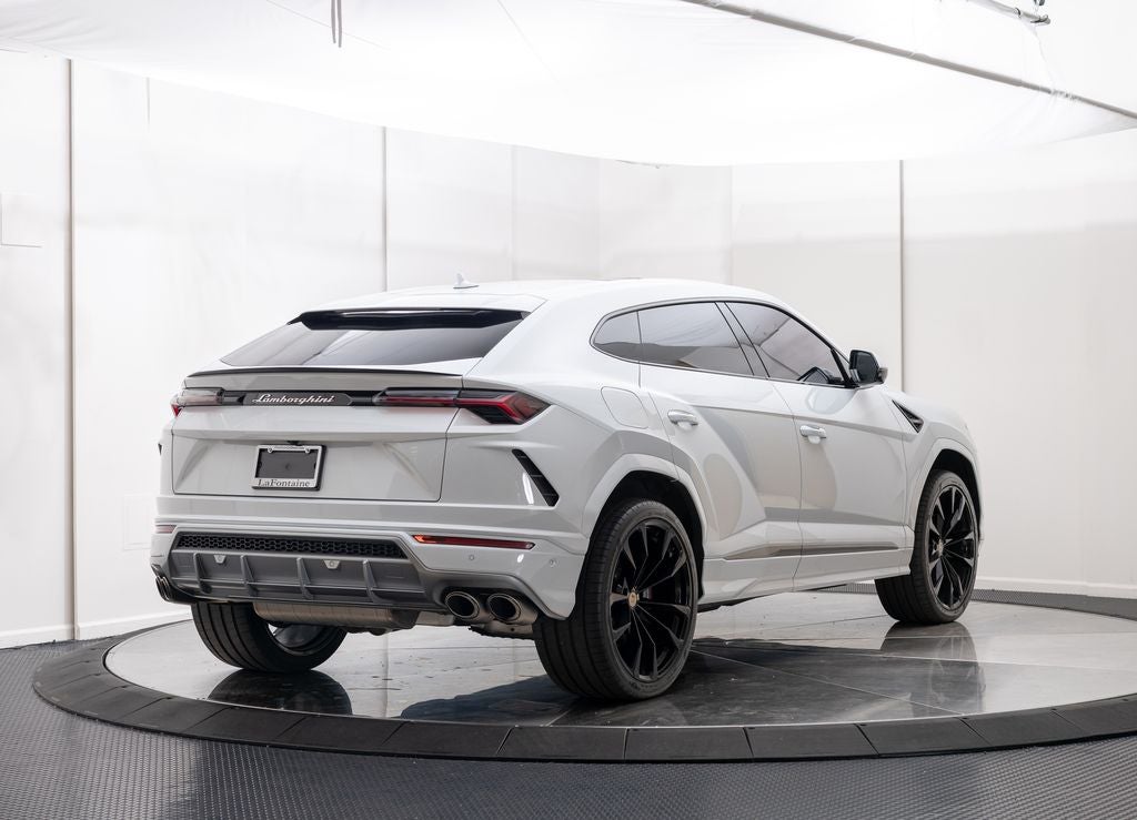 2022 Lamborghini Urus Base