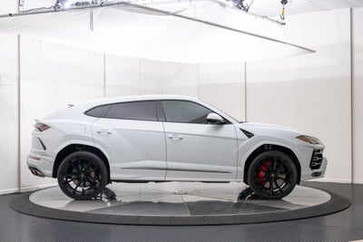2022 Lamborghini Urus Base