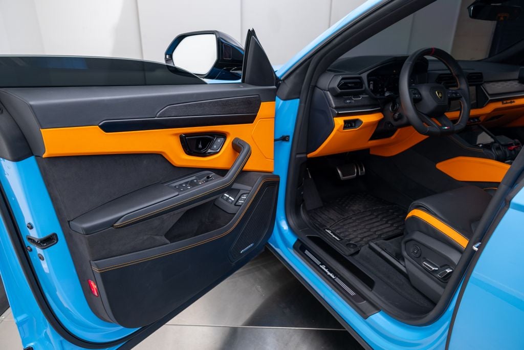 2025 Lamborghini Urus SE