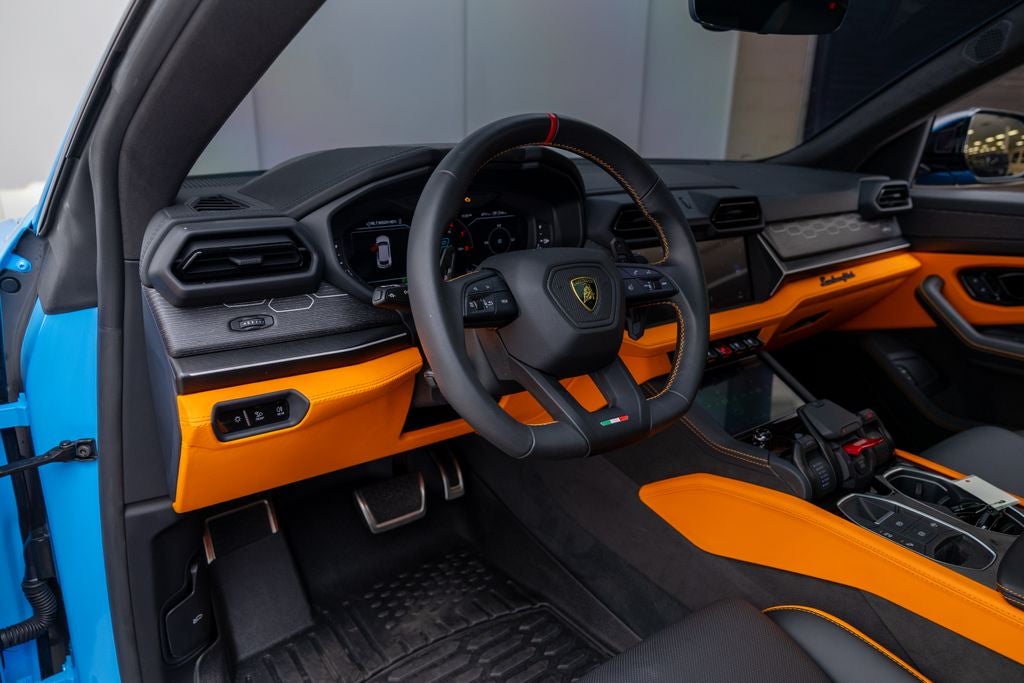 2025 Lamborghini Urus SE