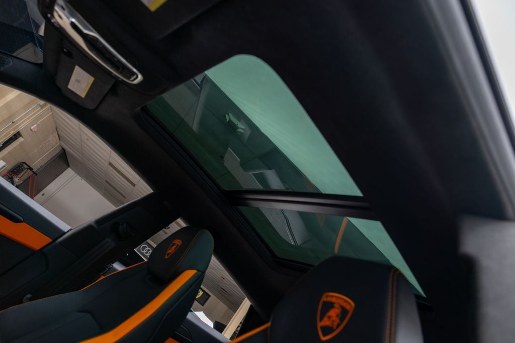 2025 Lamborghini Urus SE