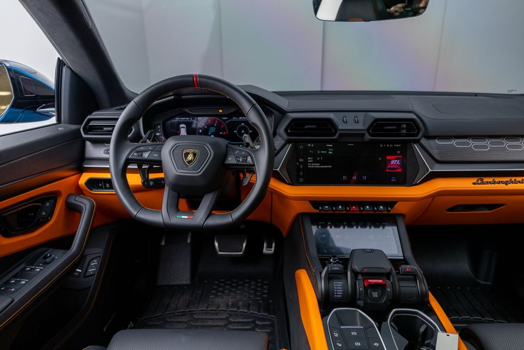 2025 Lamborghini Urus SE