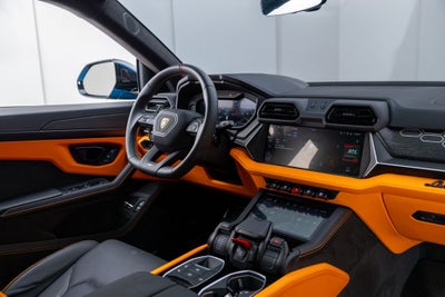 2025 Lamborghini Urus SE