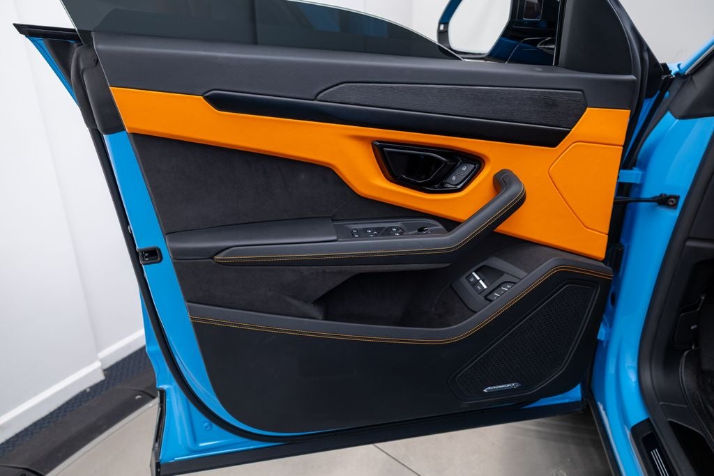 2025 Lamborghini Urus SE