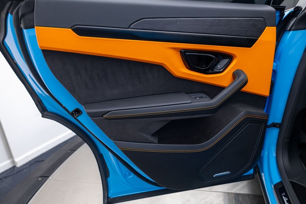 2025 Lamborghini Urus SE