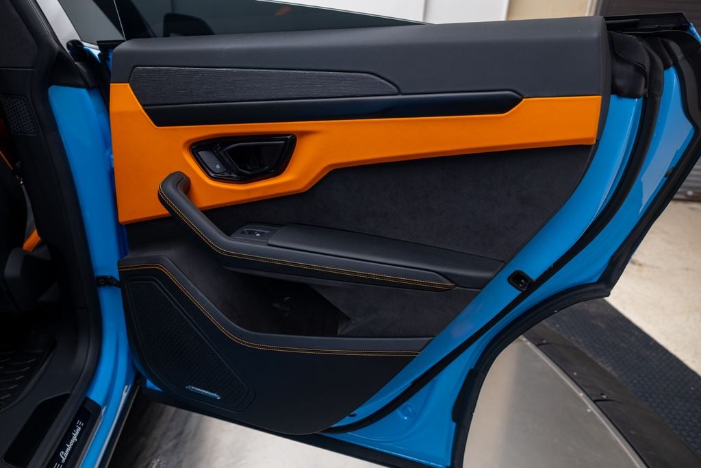 2025 Lamborghini Urus SE