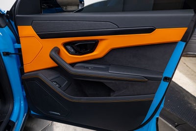 2025 Lamborghini Urus SE