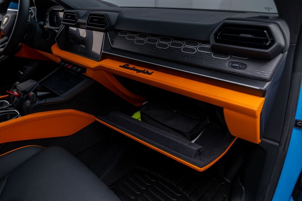 2025 Lamborghini Urus SE