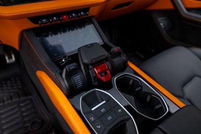 2025 Lamborghini Urus SE