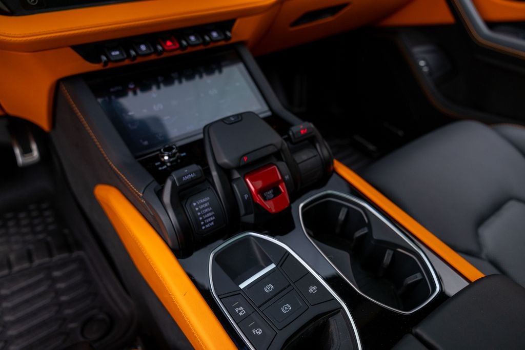 2025 Lamborghini Urus SE