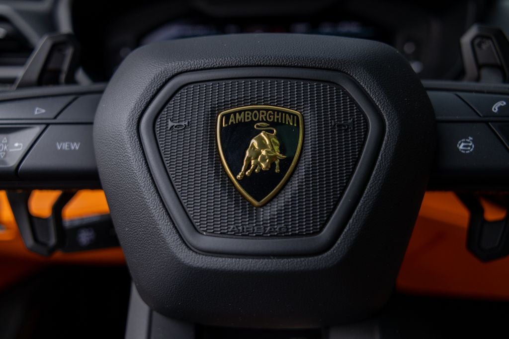 2025 Lamborghini Urus SE