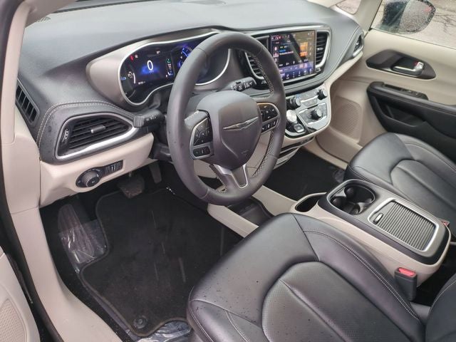 2024 Chrysler Pacifica Hybrid Select