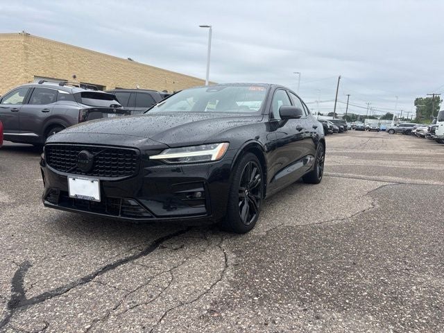 2023 Volvo S60 B5 Plus Black Edition