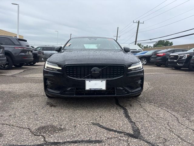 2023 Volvo S60 B5 Plus Black Edition